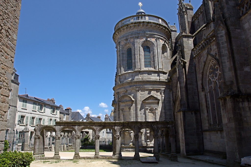 La cathédrale Saint-Pierre de Vannes morbihan bretagne frankrijk Stadsmuren normandie france citadelle erfgoed